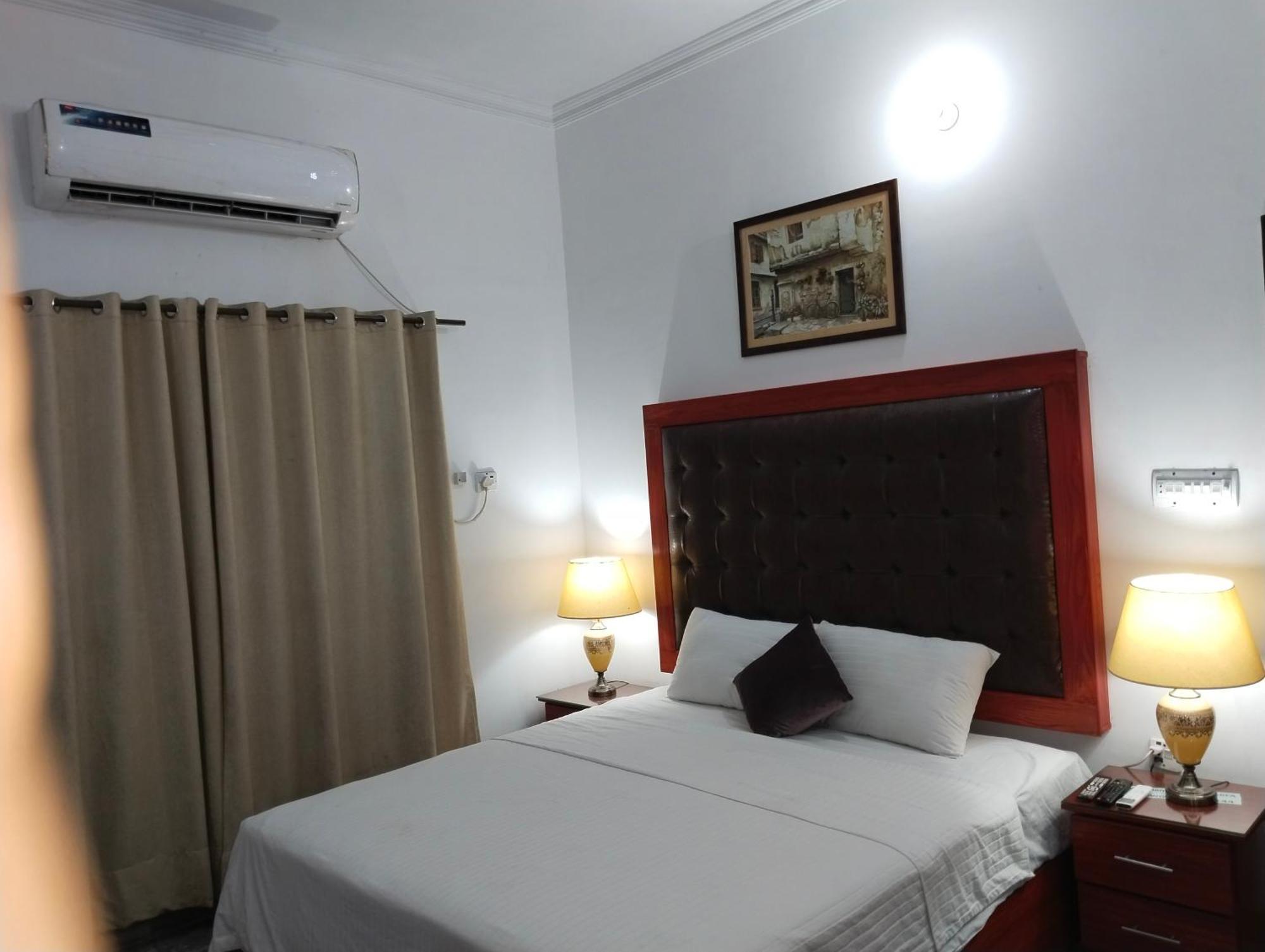 Family Guest House Lahore Near Airport Εξωτερικό φωτογραφία